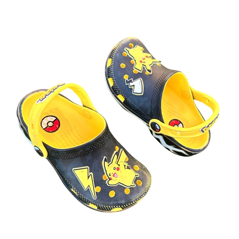 Crocs x Pokémon Pikachu Kids Classic Clogs Size 11 Black Yellow Kids Sandals